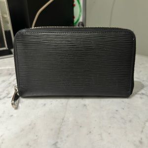 Louis Vuitton Black Epi Leather Zippy Wallet